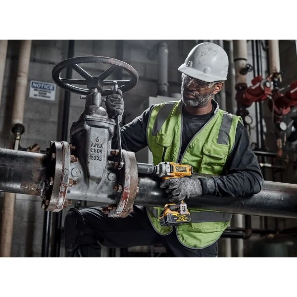 Фото - Гайковерт аккумуляторный DeWALT DCF891P2T